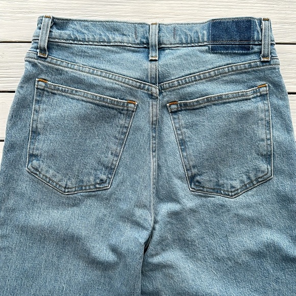 NWT Abercrombie & Fitch Ultra High Rise 90s Straight Jean in Light Destroyed 6 - Picture 12 of 13